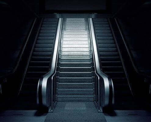 Can a person sue for an escalator accident in Largo, Florida?